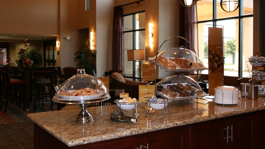 Hampton Inn & Suites West Point