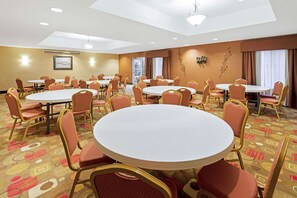 Banquet hall - La Quinta Inn & Suites by Wyndham Stillwater-University Area (Stillwater)