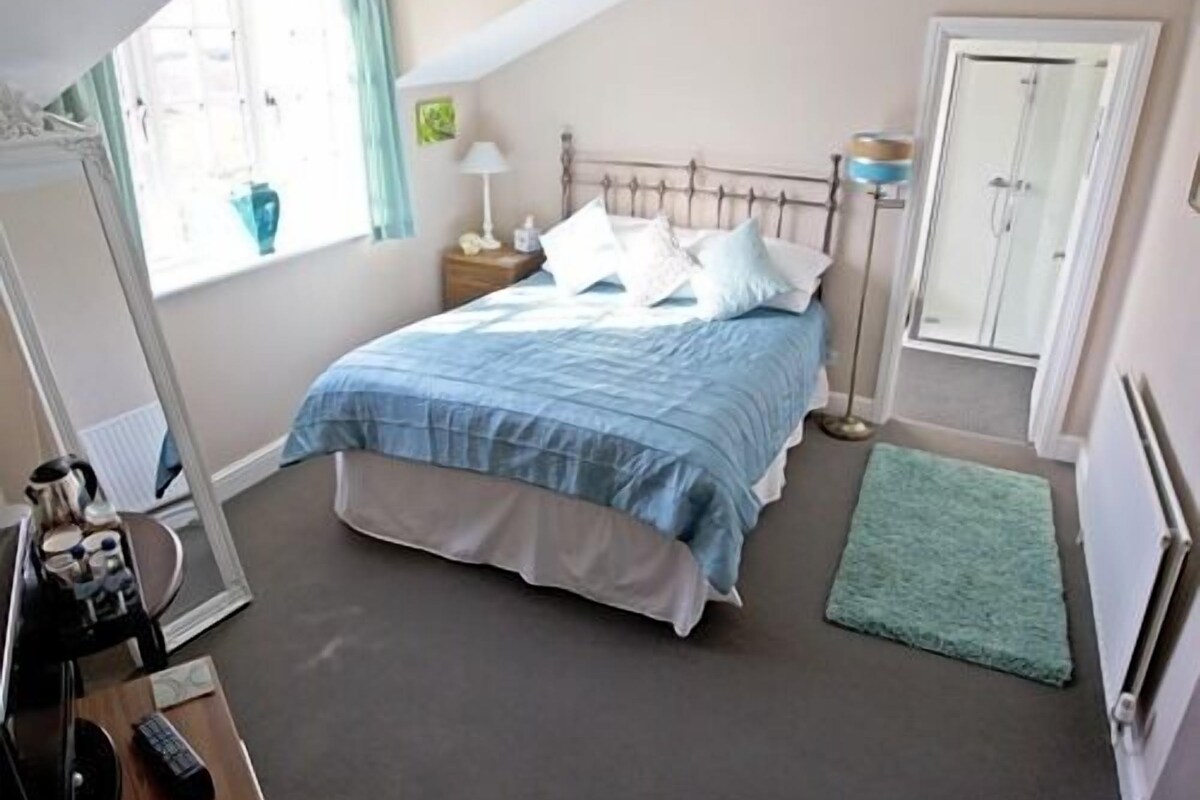 Double Room, 1 King or 1 Queen Bed, Ensuite