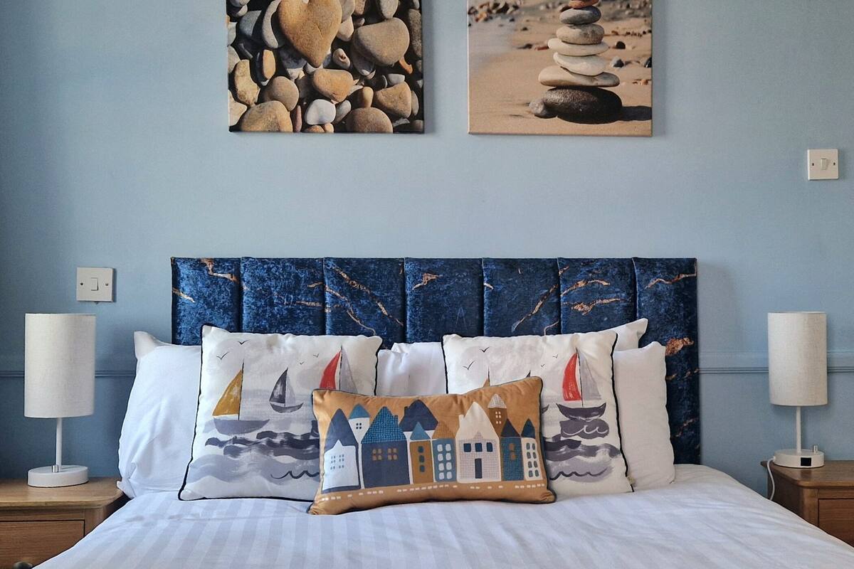 Standard Double Room, Ensuite, Sea View