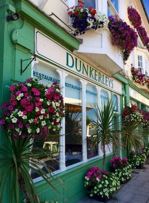 Exterior - Dunkerleys Hotel (Deal)