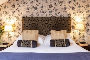 Standard Room with a bath, 1 Double Bed