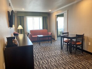 Family Studio Suite, 1 Bedroom | Living area