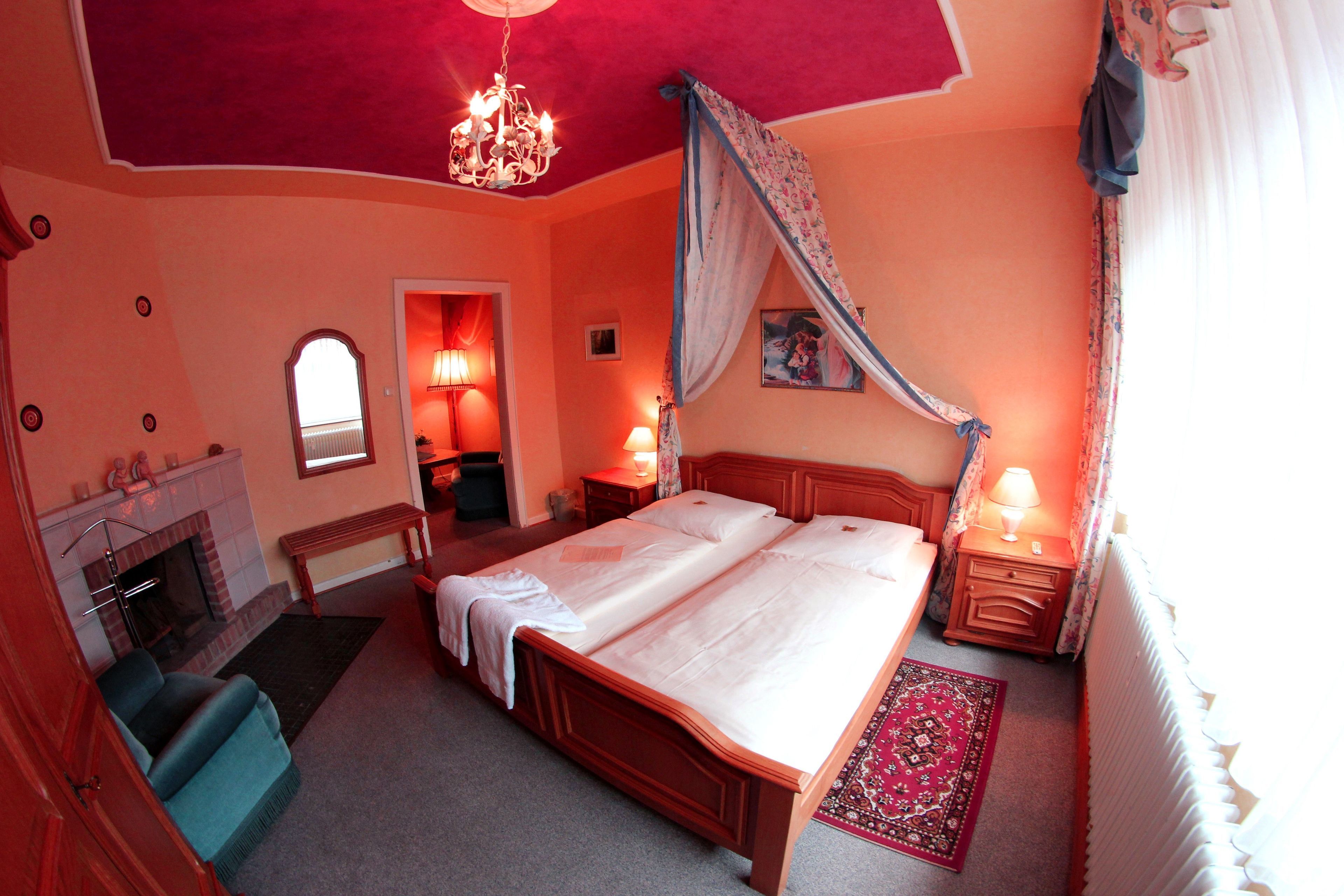 ميني بار وبديكورات فريدة لكل غرفة وطراز فريد لكل وحدة ومكتب