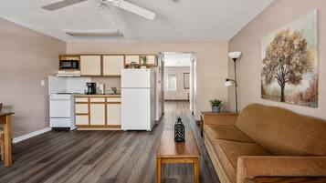 Basic Double Room | Free WiFi, bed sheets