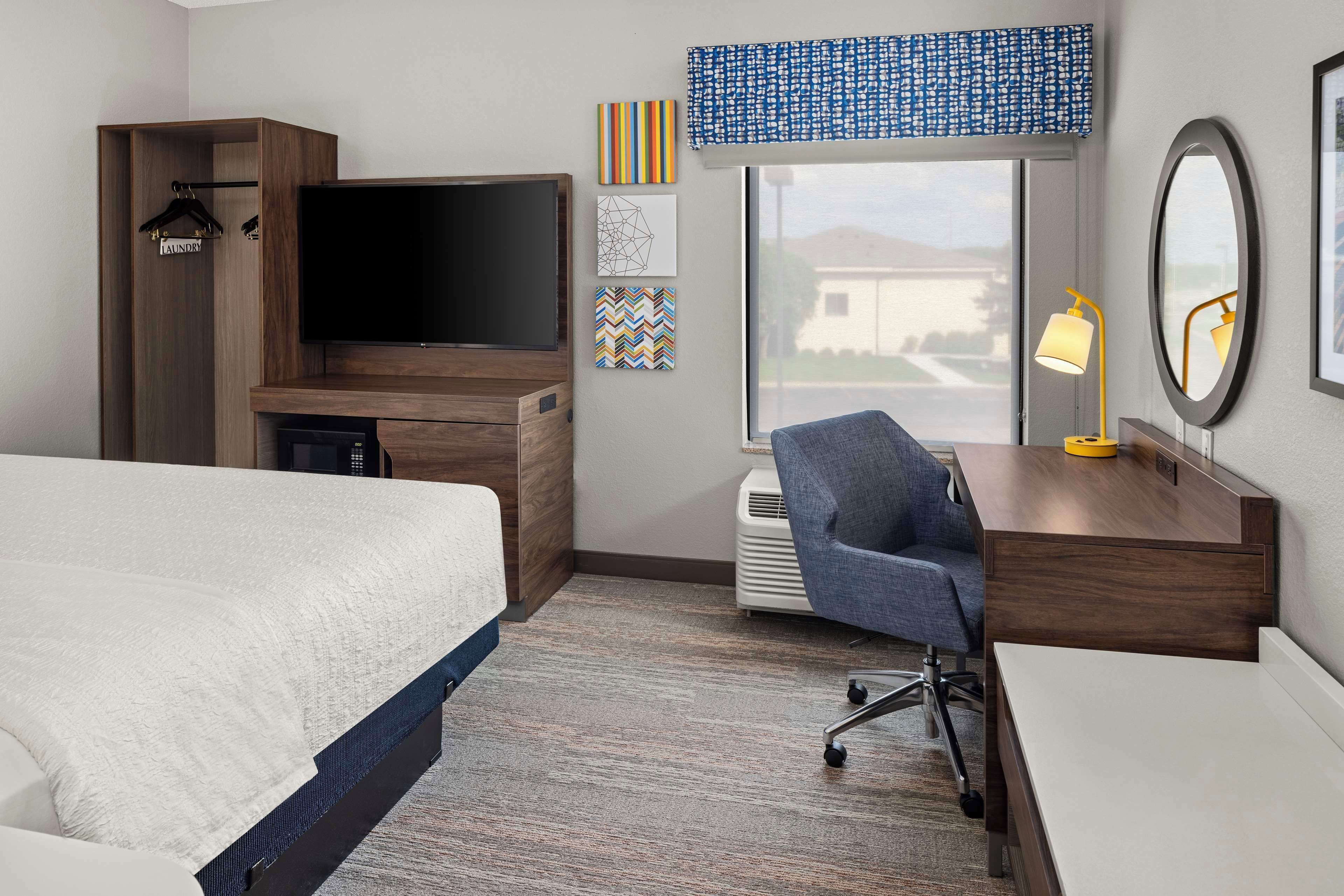 premium bedding, pillow-top beds, in-room safe, blackout curtains