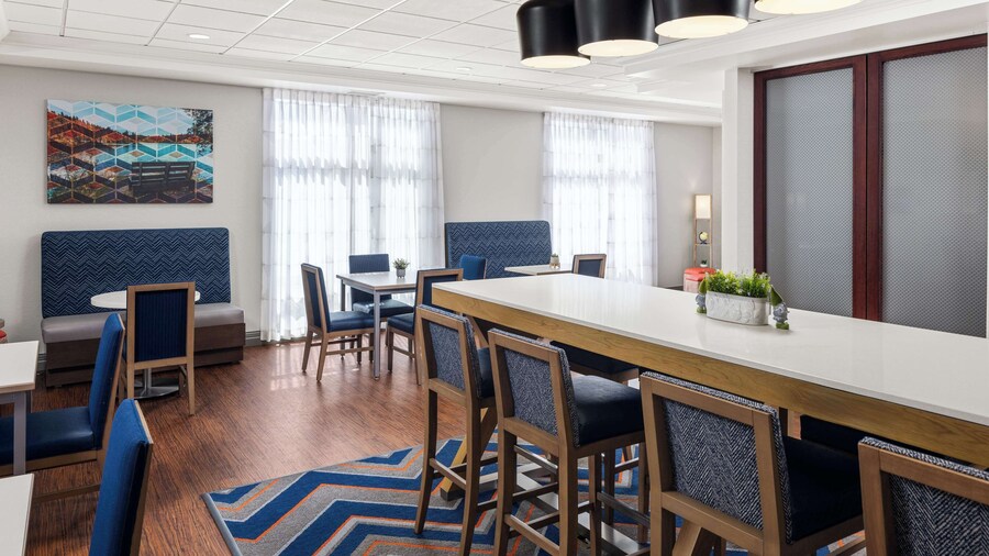 Hampton Inn Fairmont