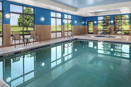 Piscina coperta. Hampton Inn Fairmont