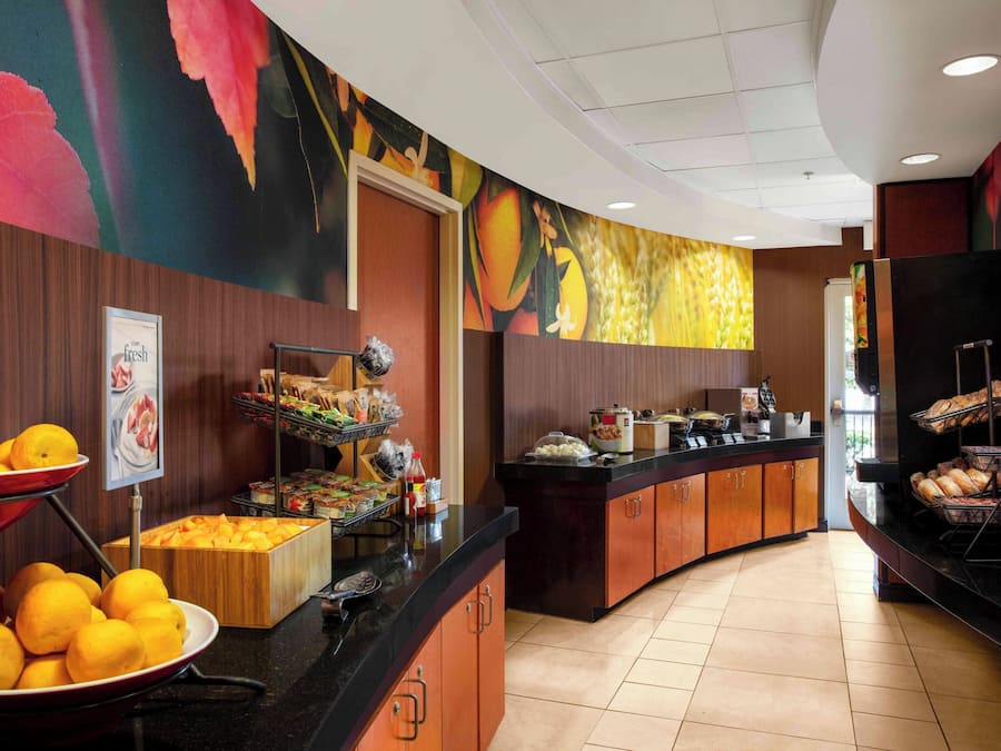 Tägliches inbegriffenes Frühstück zur Selbstbedienung