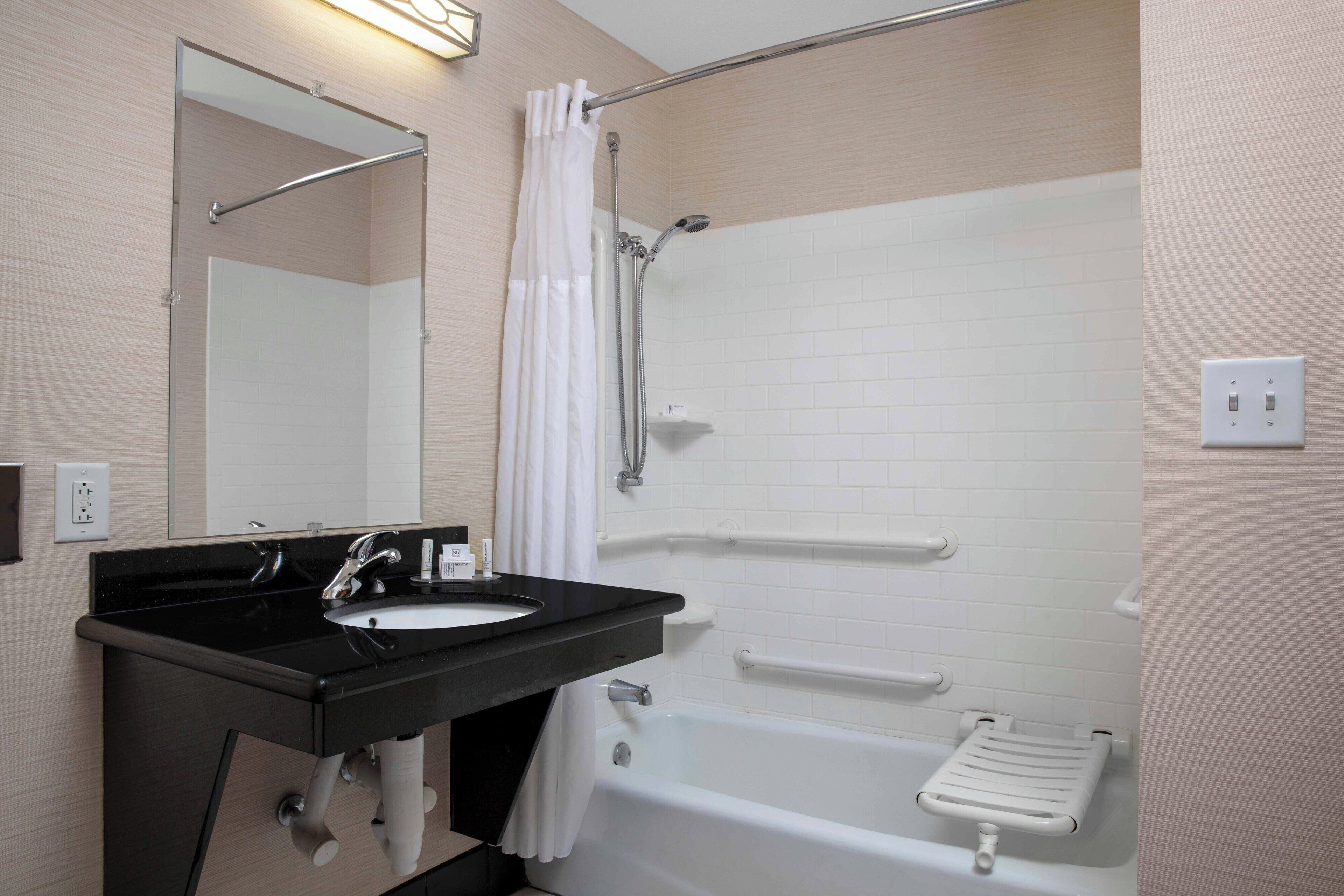 room, 2 double beds (mobility/hearing accessible, tub) | bathroom | free toiletries, hair dryer, towels