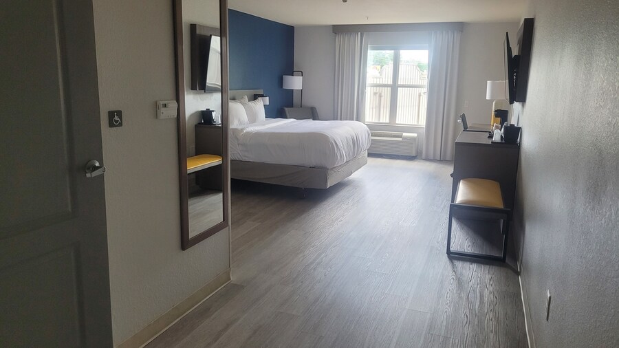 Comfort Inn & Suites Dothan Northside Plaza