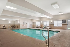 Indoor pool - Comfort Inn & Suites Dothan Northside Plaza (Dothan)