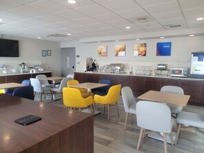 Desayuno completo incluido todos los días