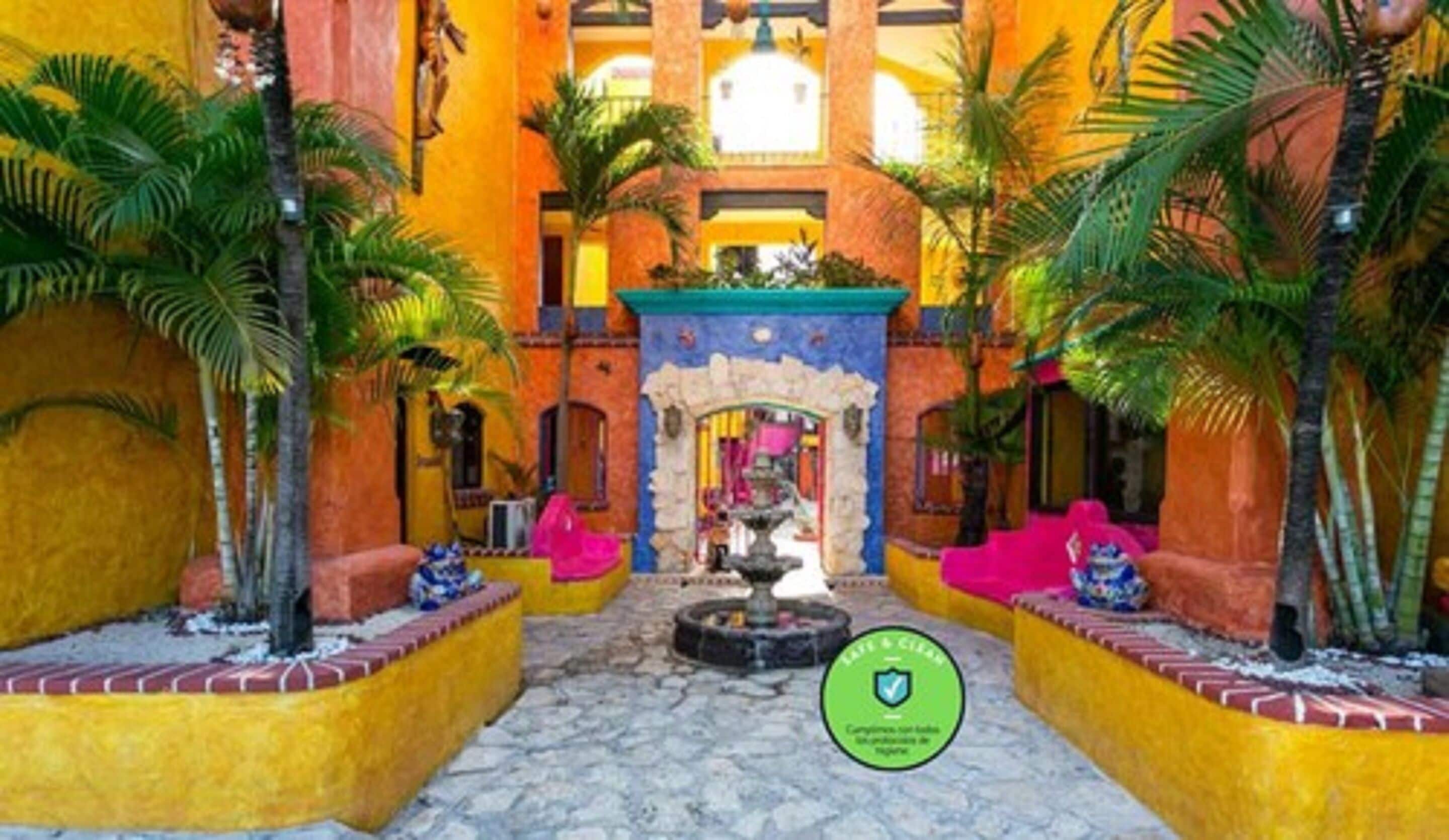 Vista frontal de la propiedad