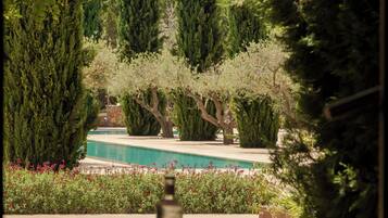 Kahden hengen huone | Ylelliset vuodevaatteet, minibaari, tallelokero huoneessa