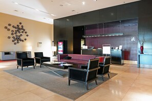 入住/退房自助服務台