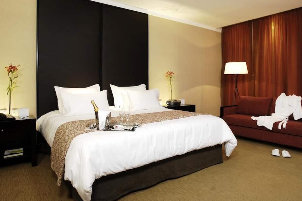 Minibar, in-room safe, desk, rollaway beds