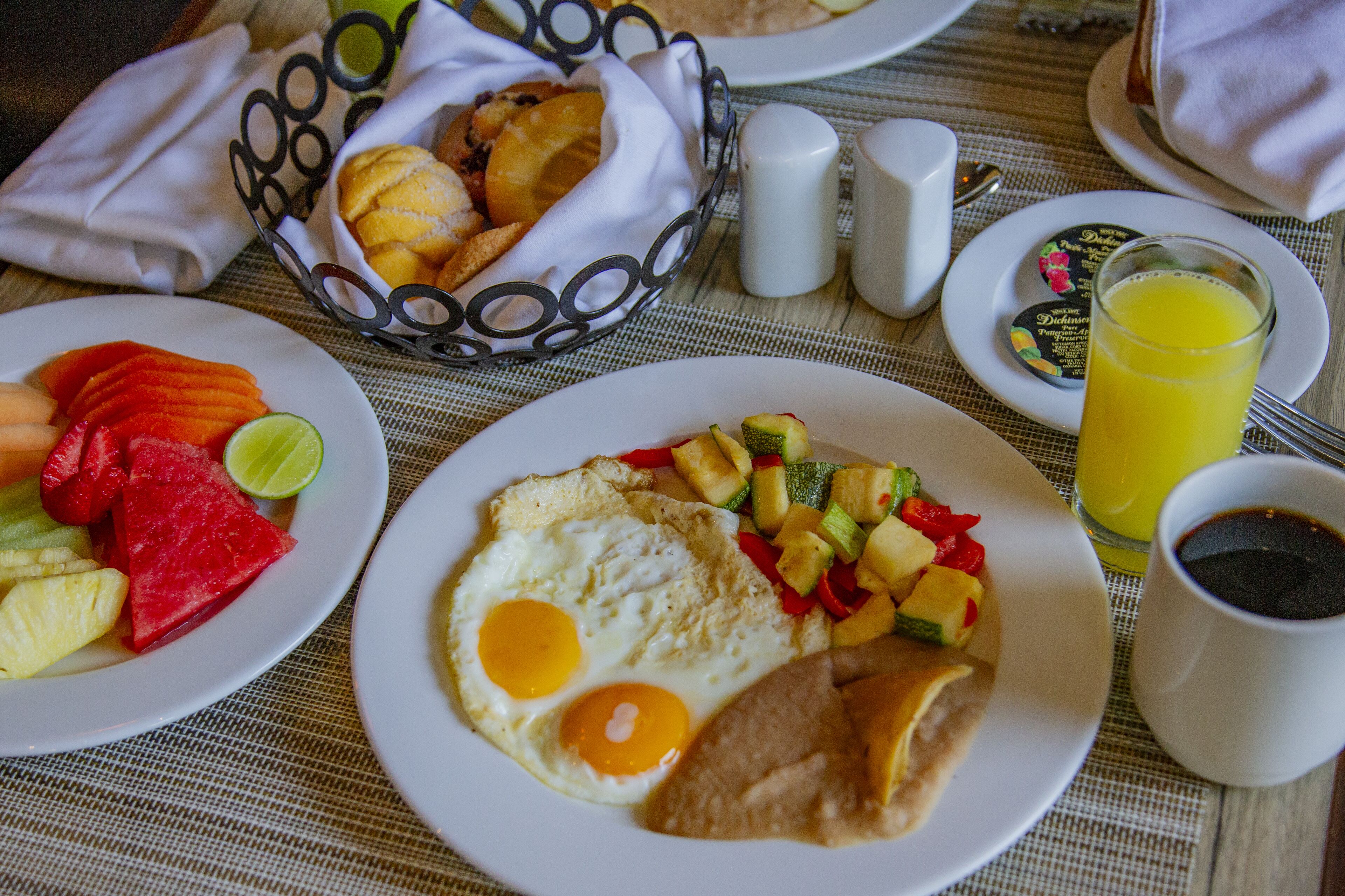 daily buffet breakfast (usd 26 per person)