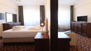Unclassified image, 2 of 37, button - Hotel Impero (Oradea)
