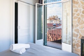 Habitación doble estándar | Insonorización, wifi gratis y ropa de cama 