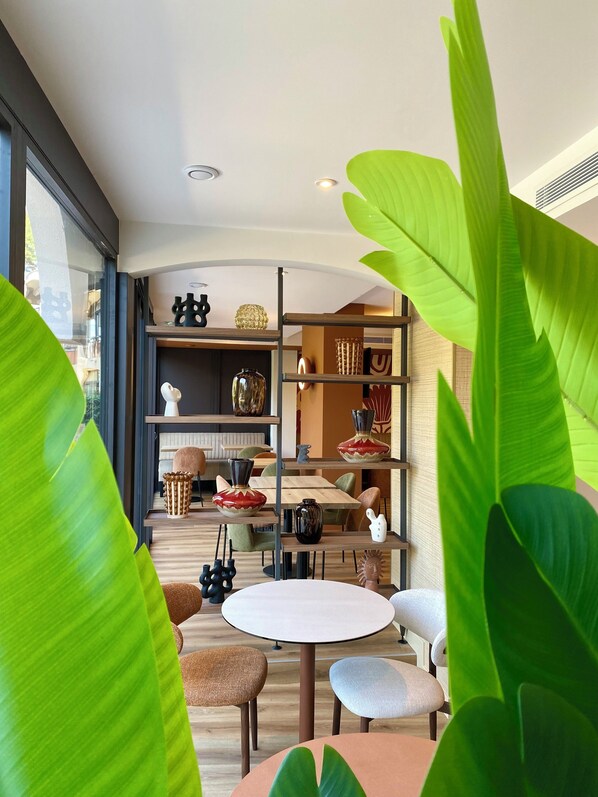 Coin salon dans le hall