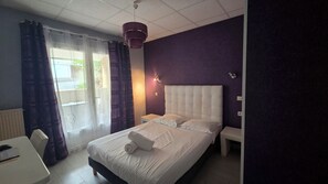 Double Room | Desk, free WiFi