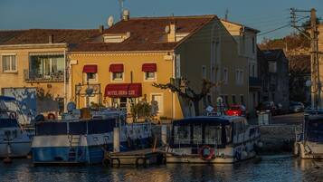 Fachada de la propiedad