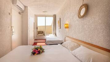 Driepersoonskamer | Een kluis op de kamer, gratis babybedden, extra bedden (toeslag)