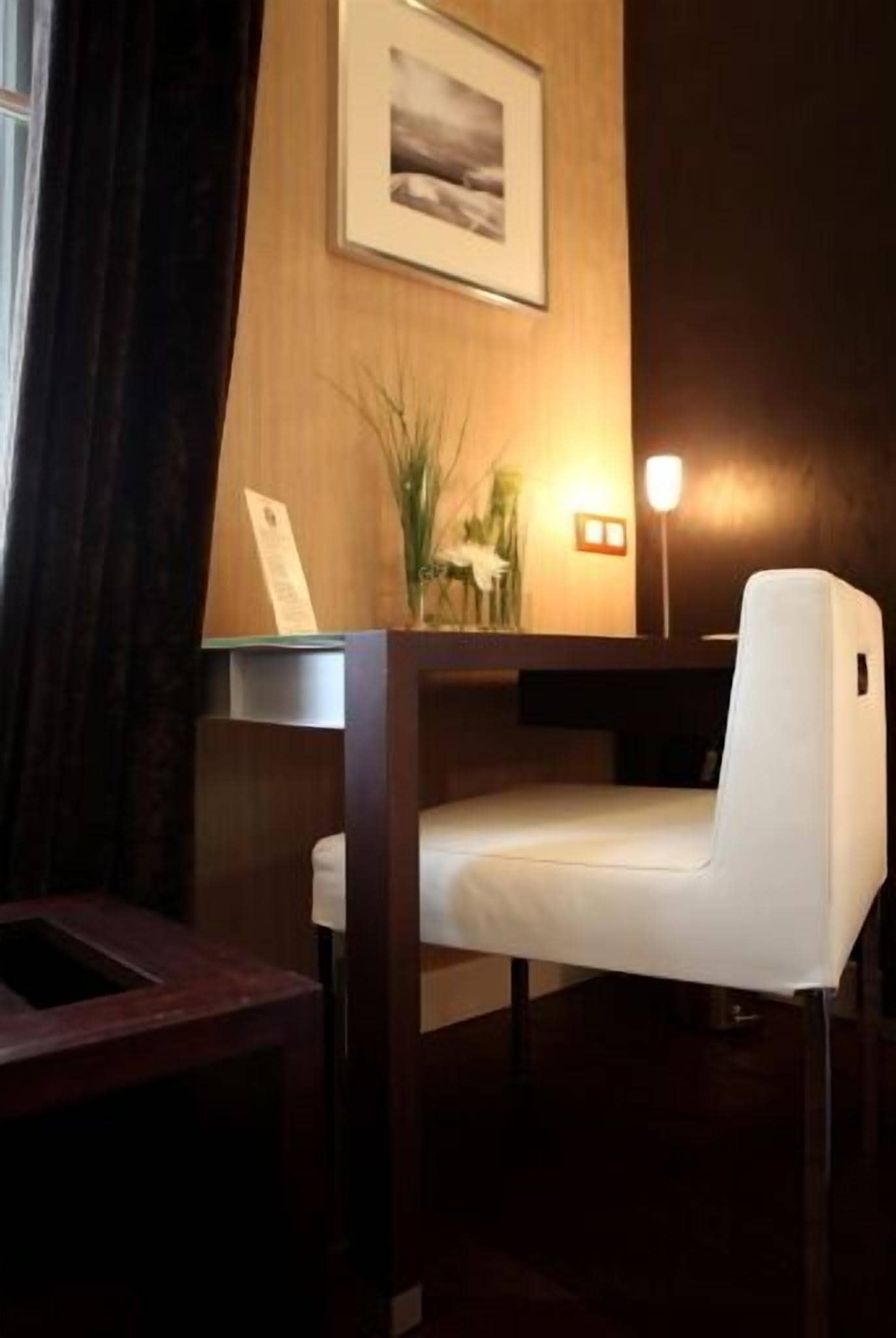 classic double or twin room | room amenity