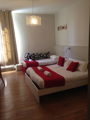 Literie de qualité supérieure, fer et planche à repasser, Wi-Fi gratuit