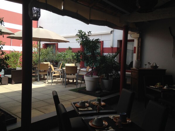 Terrace/patio - Hôtel Côté Patio (Nîmes)