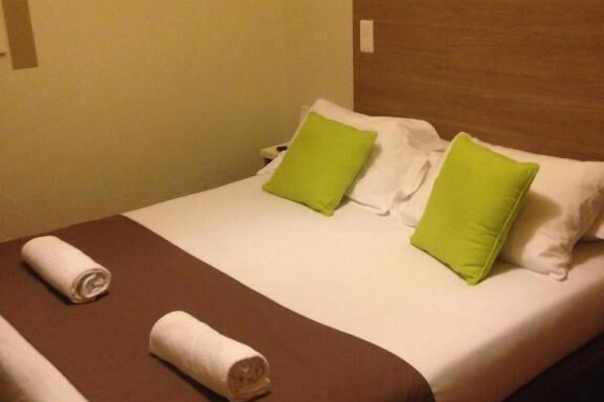 Classic-Doppelzimmer | Hochwertige Bettwaren, Bügeleisen/Bügelbrett, kostenloses WLAN