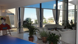 Sala de estar en el lobby
