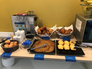 Daily buffet breakfast for a fee - Hôtel Impérator (Béziers)