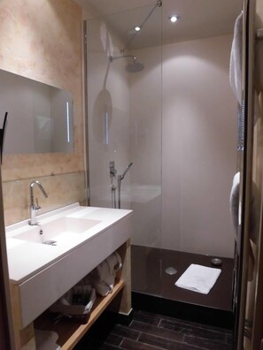 Hair dryer, towels - L'Esplanade (Domme)