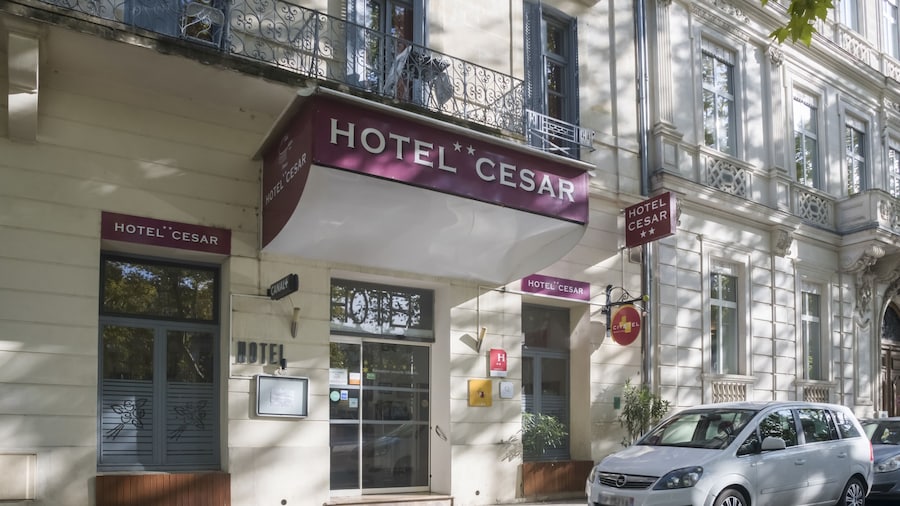 Sarl Hotel Cesar