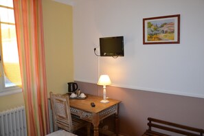 Escritorio, cunas gratuitas y wifi gratis