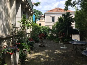 Porch - Hotel Acapulco (Montpellier)