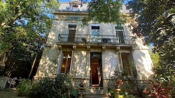 Fachada da propriedade