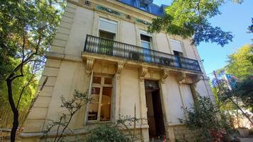 Façana frontal de l'allotjament