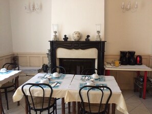 Food court - Hotel Acapulco (Montpellier)