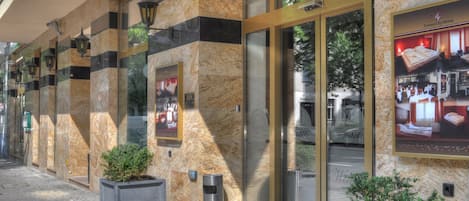 Majoituspaikan sisäänkäynti