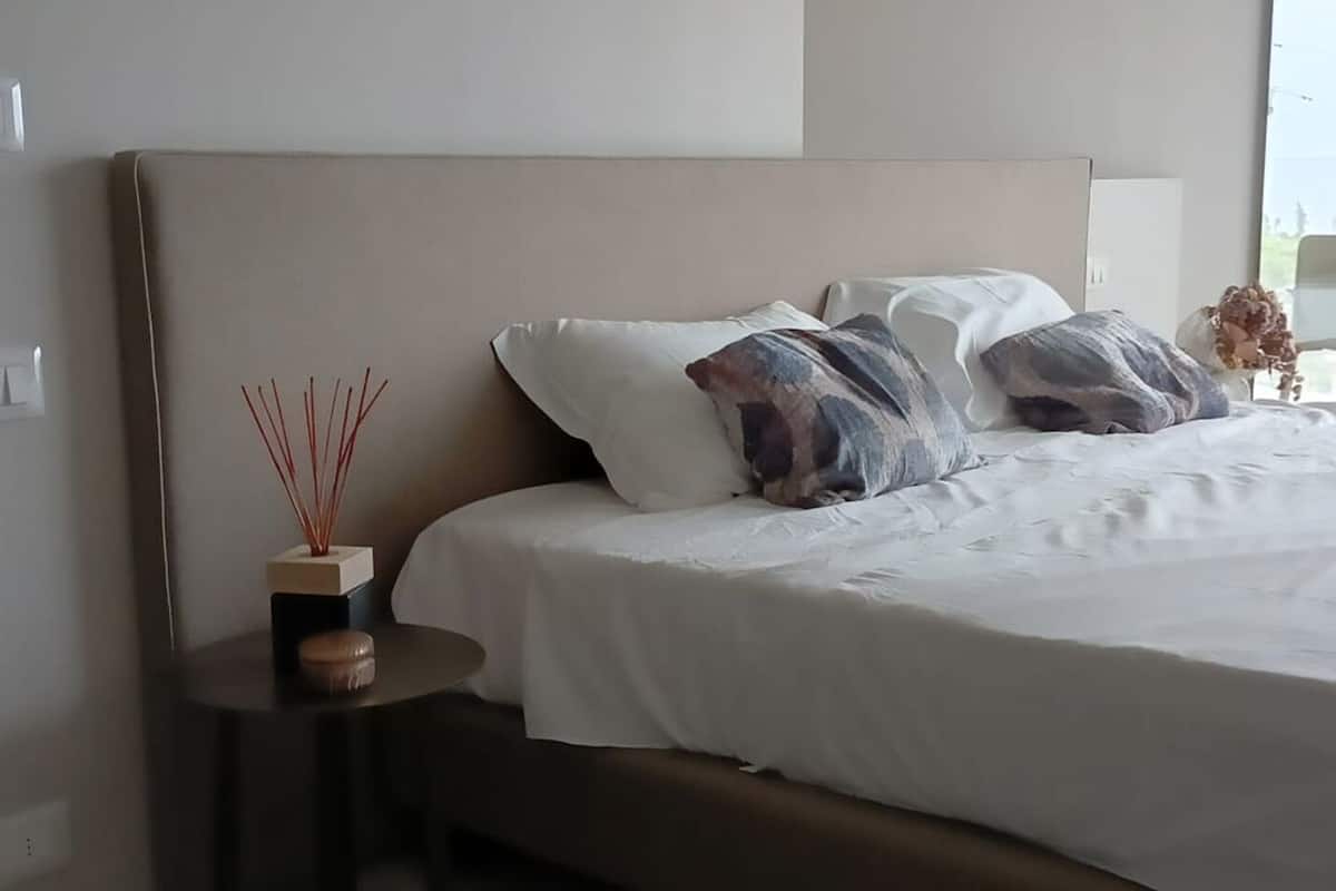 In-room safe, desk, iron/ironing board, free WiFi