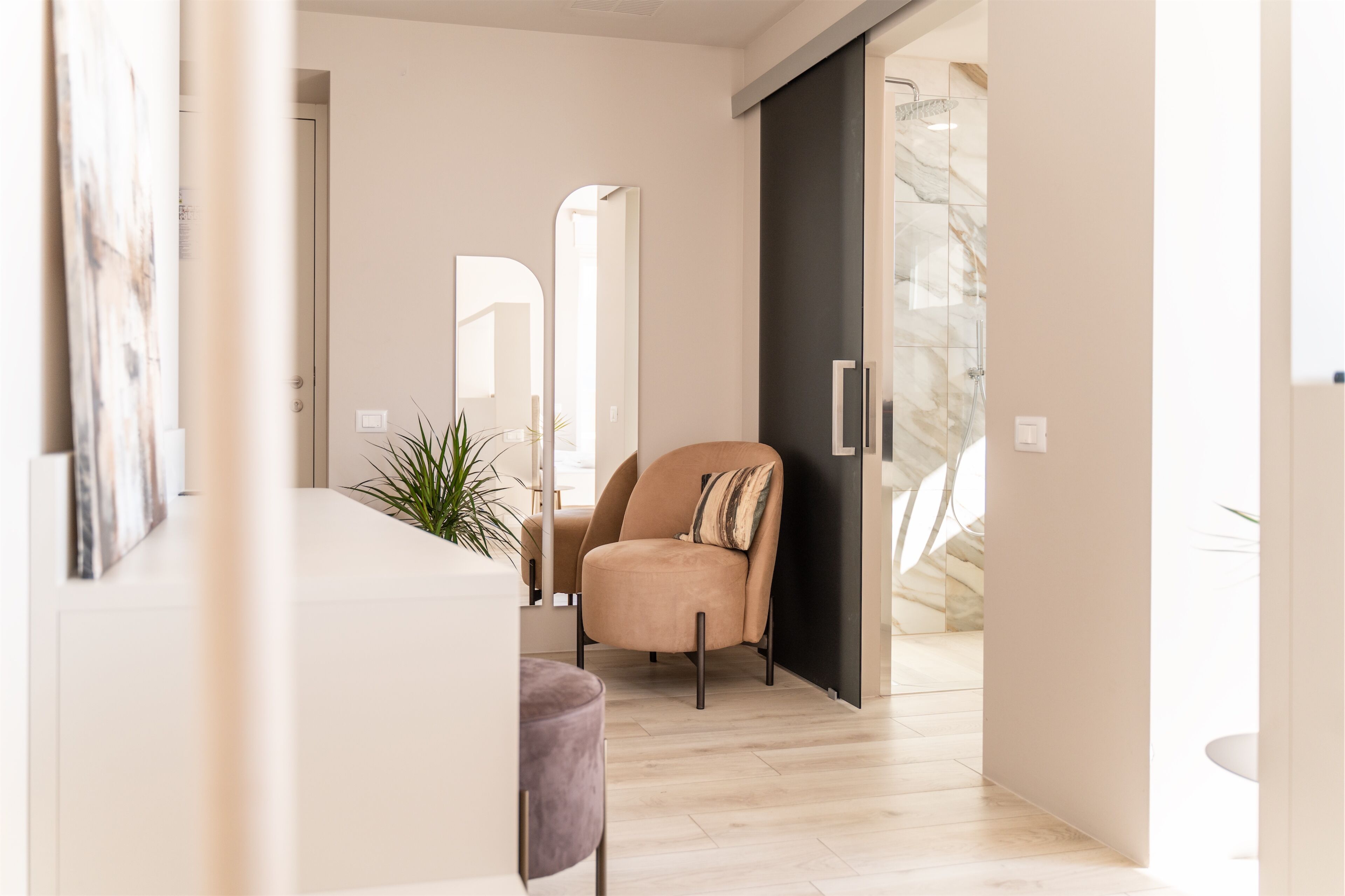 Deluxe Room, Balcony, Lake View | Living area | TV