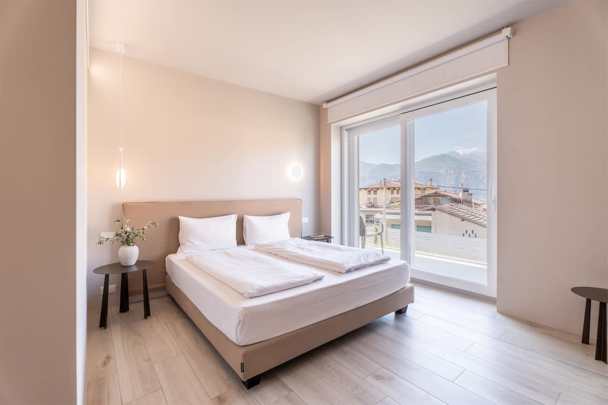 In-room safe, desk, iron/ironing board, free WiFi