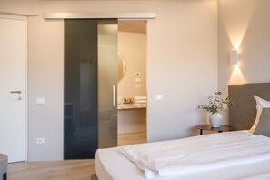 In-room safe, desk, iron/ironing board, free WiFi - Hotel Diana (Malcesine)