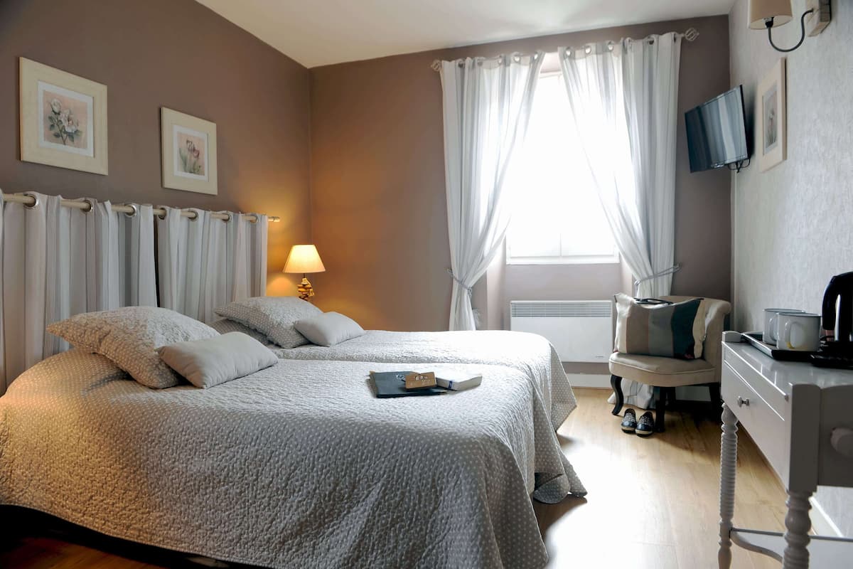 premium bedding, in-room safe, individually decorated