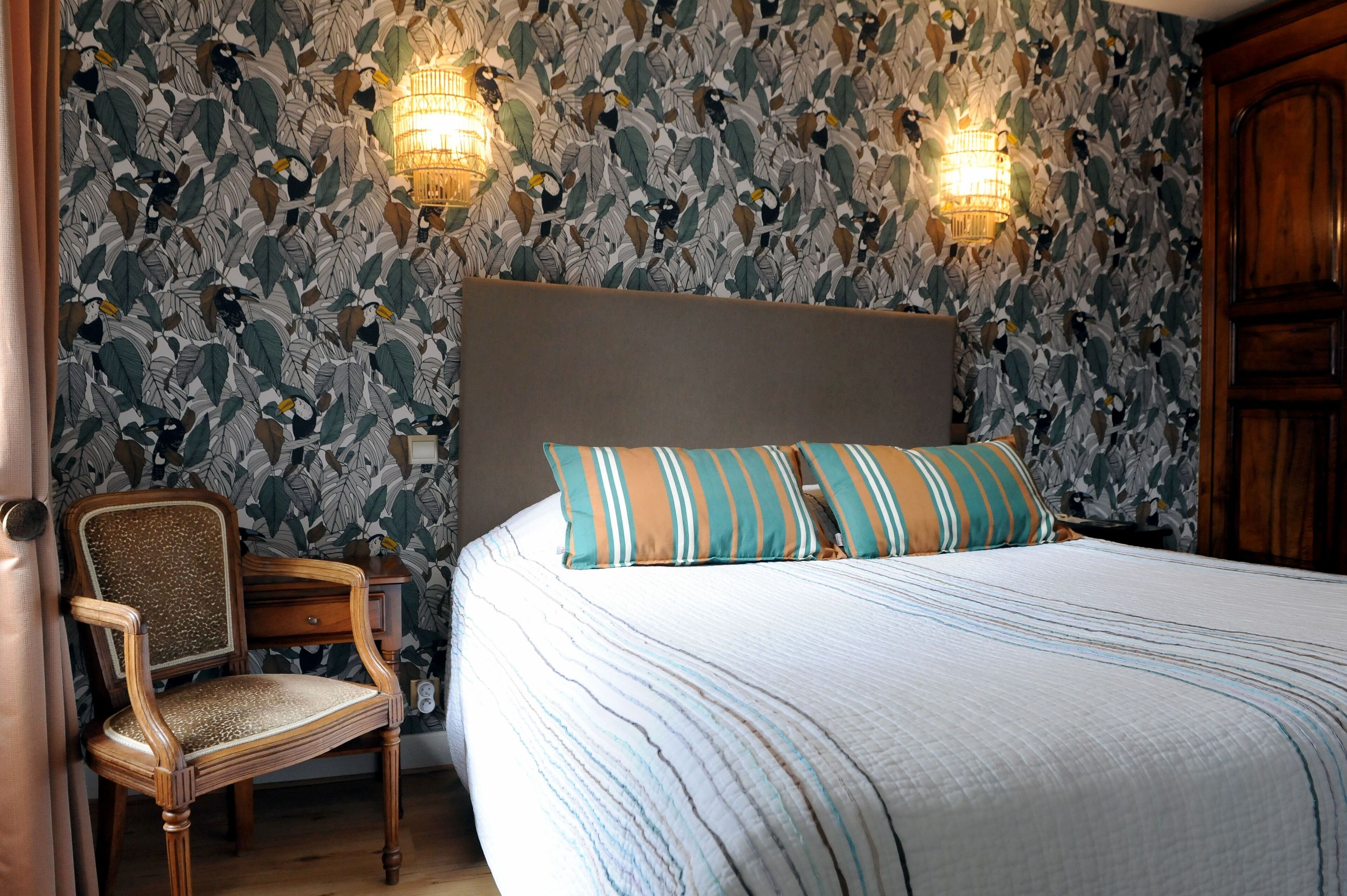 premium bedding, in-room safe, individually decorated