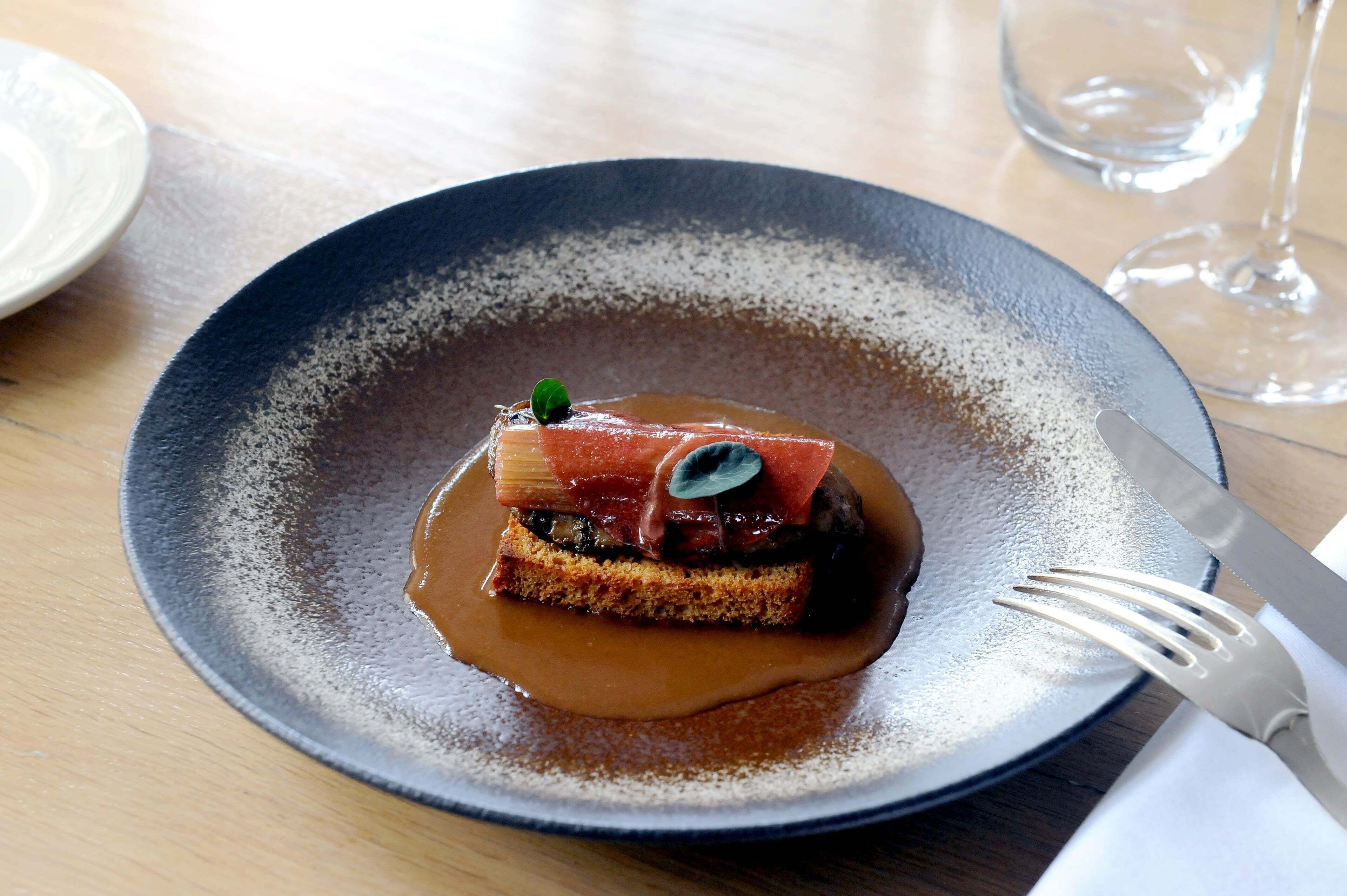 lunch, dinner served; french cuisine, garden views