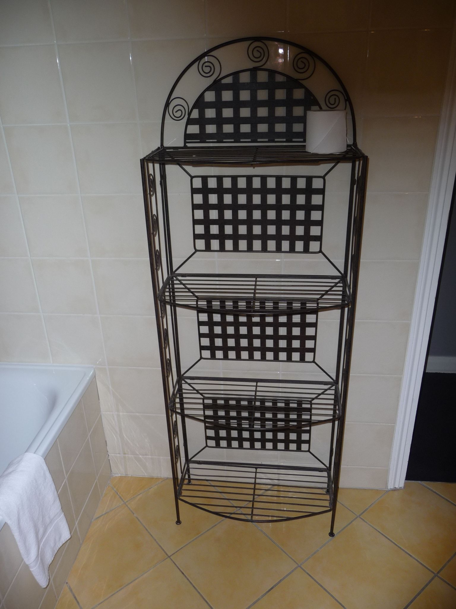 comfort twin room | bathroom amenities | free toiletries, hair dryer, towels